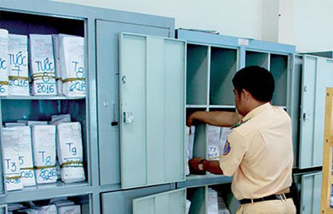 Gần 160.000 bằng lái bị tạm giữ tài xế không đến nhận