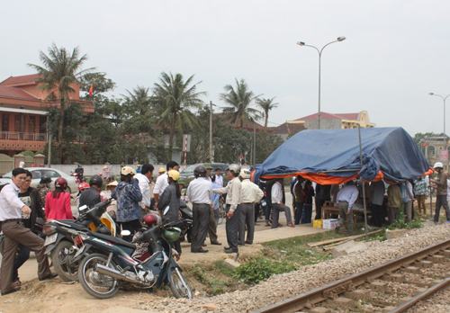 Băng qua đường sắt, 1 người bị tàu hỏa cán chết