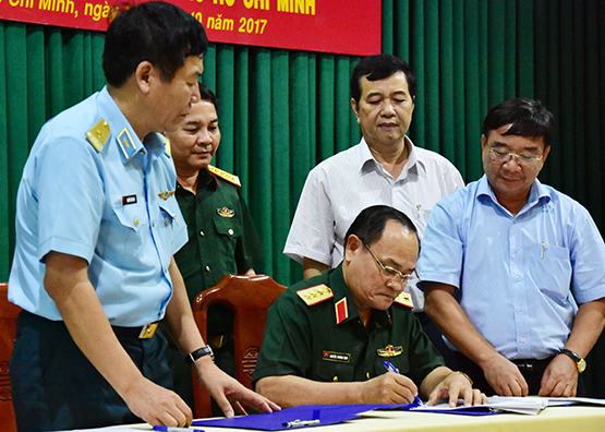 Bộ Quốc phòng bàn giao hơn 7.300m2 đất cho TP.HCM