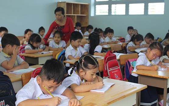 Phụ huynh bắt đầu tìm chỗ bán trú cho con