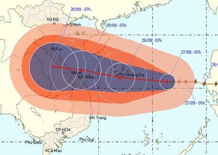 Bão cấp 10 đang áp sát vào bờ biển miền Trung