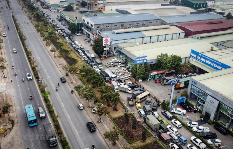 ‘Báo động đỏ’ nguy cơ tái diễn ùn tắc đăng kiểm ôtô ở các tỉnh, thành