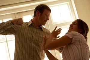 Bạo hành bằng… miệng