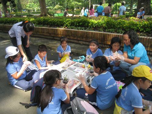 Bảo hiểm y tế cho học sinh: Đóng tại trường, tiện hơn?