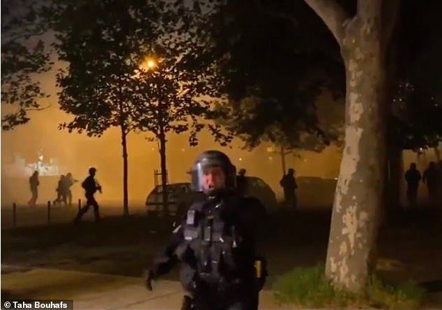 Bạo loạn chống phong toả bùng phát dữ dội ở Paris