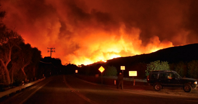 Bão lửa càn quét Nam California