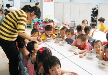 Bảo mẫu bị “bỏ rơi”