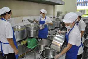 “Bảo mẫu – người chăm sóc những mầm non cấp tiểu học”