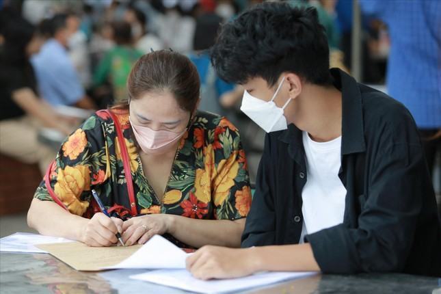 Bao nhiêu sinh viên ra trường làm trái ngành?