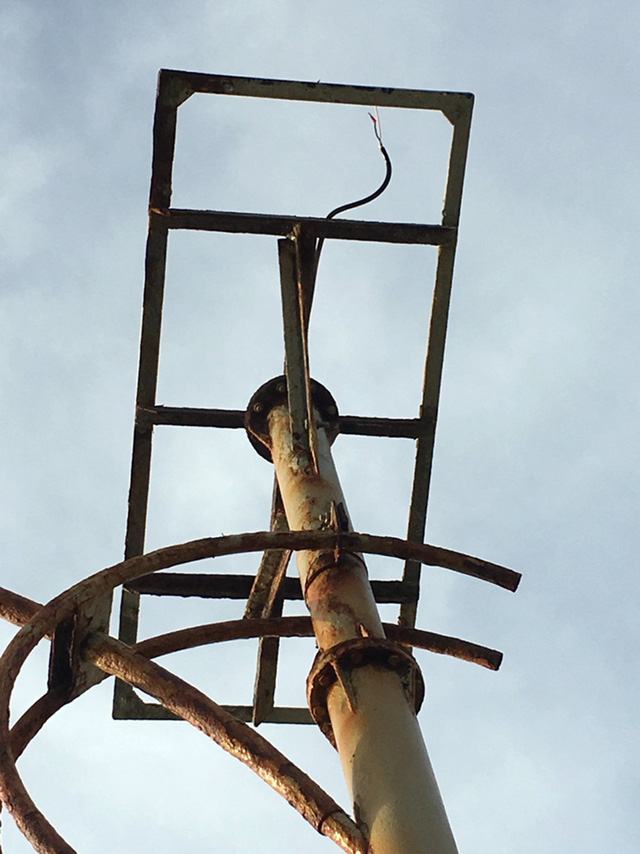 Bão quét Trường Sa, giàn pin mặt trời bị gió cuốn mất - Ảnh 5.