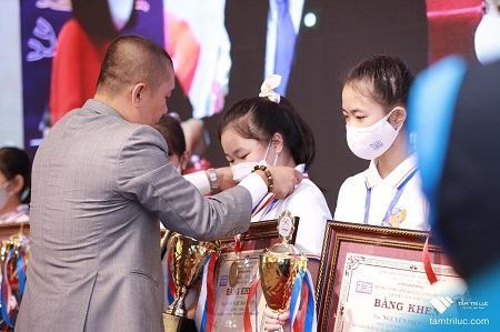 Quán quân Sơ đồ Tư duy VN 2021 Trần Ngọc Bảo Quyên: Không phải người giỏi nhất nhưng luôn nỗ lực làm tốt nhất