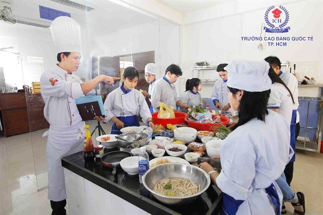 Bao tiêu đầu ra, trường cao đẳng tuyển khỏe re!