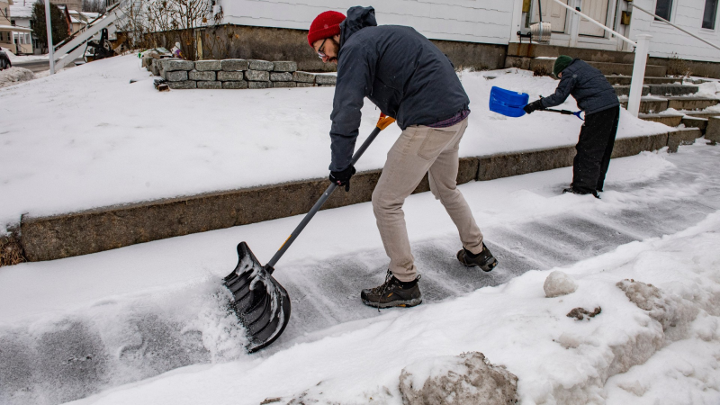 Bão tuyết khiến 150.000 hộ dân mất điện tại Mỹ - ảnh 1