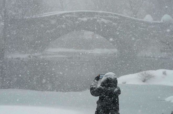 Bão tuyết lớn hoành hành bờ đông nước Mỹ - ảnh 4