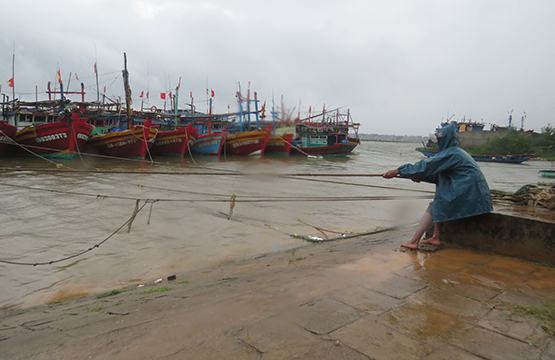 Miền Trung khẩn trương chống bão số 4