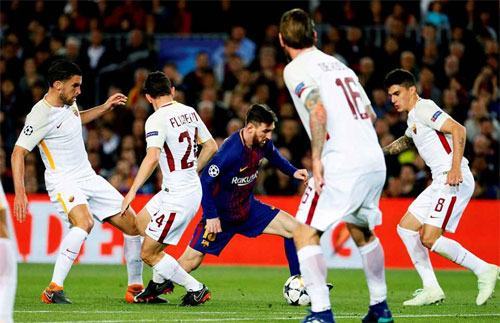 Barca đại thắng AS Roma nhờ hai bàn đá phản ở Champions League