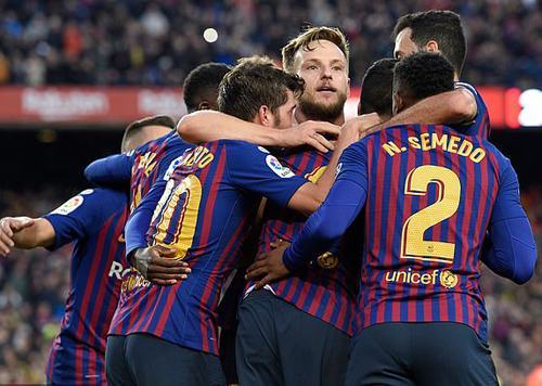 Barca gánh quỹ lương khủng, gần gấp đôi Man City