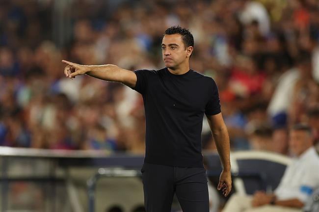 Barca gia hạn hợp đồng với HLV Xavi