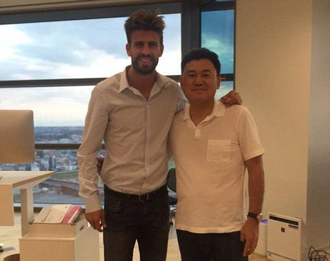 Pique và CEO của Rakuten