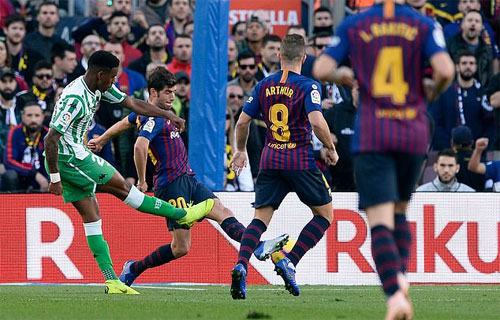 Barca lần đầu thất bại trên sân nhà sau hơn hai năm ở La Liga