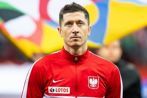 Barca tăng giá hỏi mua Lewandowski