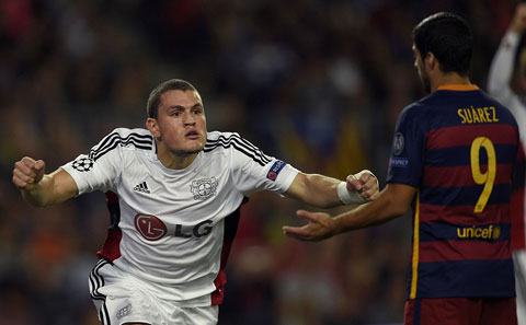 Papadopoulos mở tỷ số cho Leverkusen ở phút 22