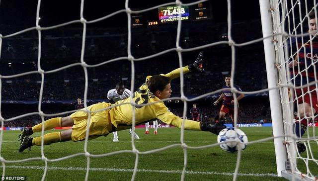 Messi lập cú đúp, Barcelona “hủy diệt” AS Roma 6-1