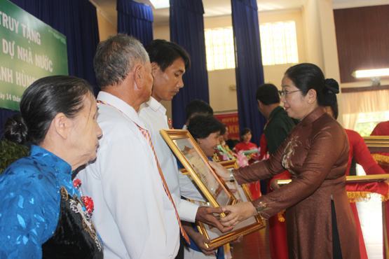 Tặng và truy tặng danh hiệu “Bà Mẹ Việt Nam Anh hùng” cho 48 Mẹ