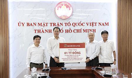 Agirbank ủng hộ Quỹ “Vì người nghèo” TP. Hồ Chí Minh 1 tỷ đồng