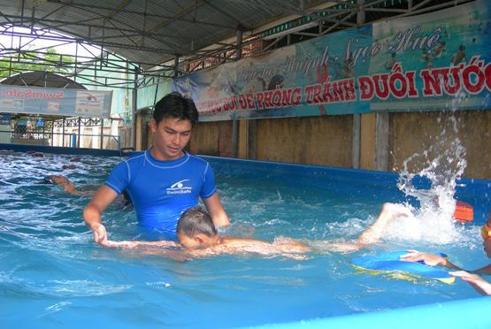 Phổ cập bơi cho HS tiểu học: Nguy cơ gãy gánh