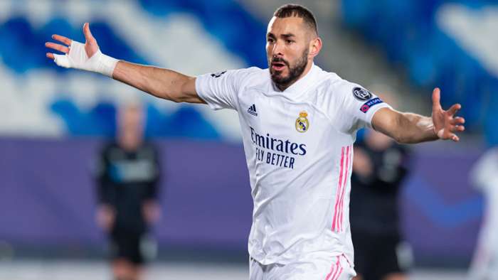 Benzema cân bằng kỉ lục ‘khủng’ của Roberto Carlos