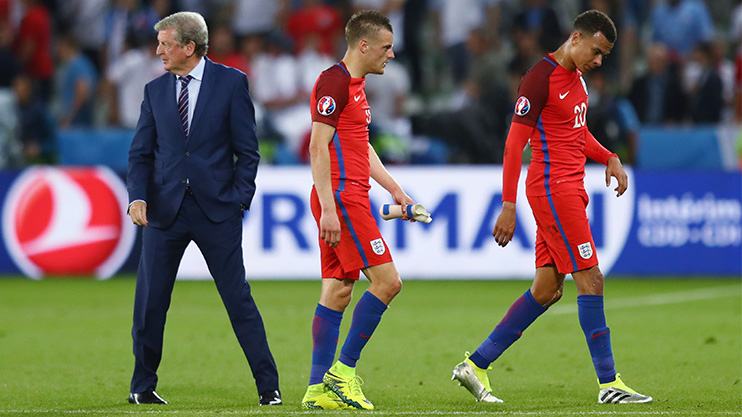 Bị chê, HLV Hodgson lớn tiếng: “Anh không ngán ai”