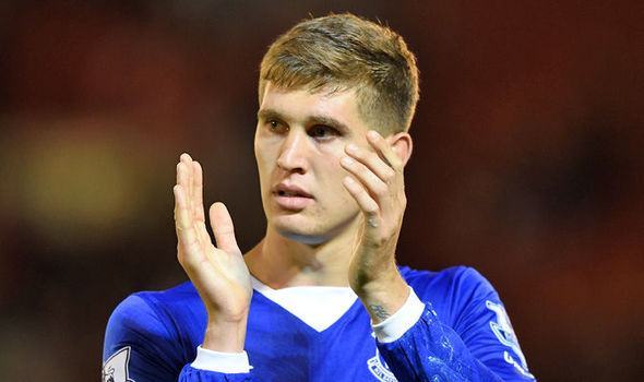 Bị cự tuyệt vụ Stones, Chelsea săn trung vệ khác