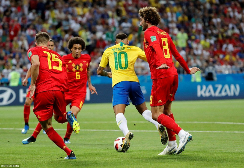 Bỉ đá bay Brazil: Quỷ đỏ ma mãnh, Neymar khóc hờn Fellaini