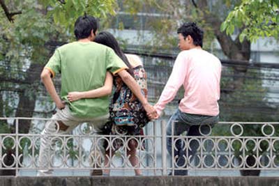 Bi hài chuyện yêu phải những anh chàng “sợ con gái”