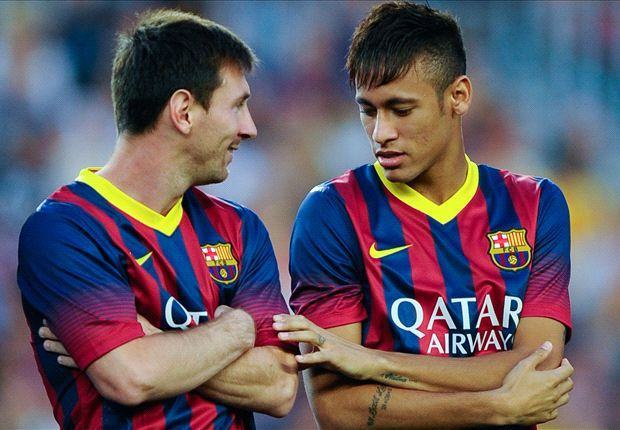 Bị Messi che mờ, Neymar tháo chạy sang M.U