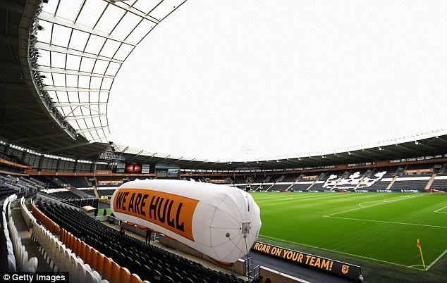 Bị ốm không thể tới sân, CĐV bị M.U xử phũ