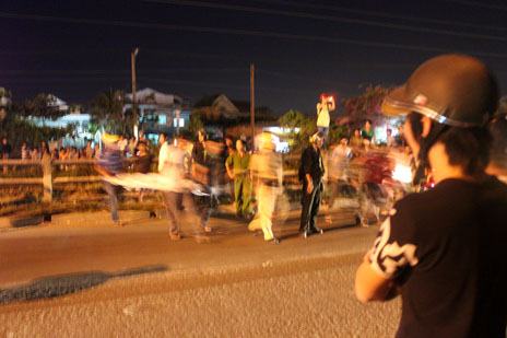 Bị tàu hỏa tông chết thảm vì vượt đường ray