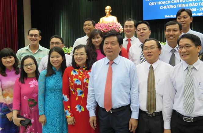 Bí thư Đinh La Thăng: Không phải có bằng cấp cao đều là nhân lực cao