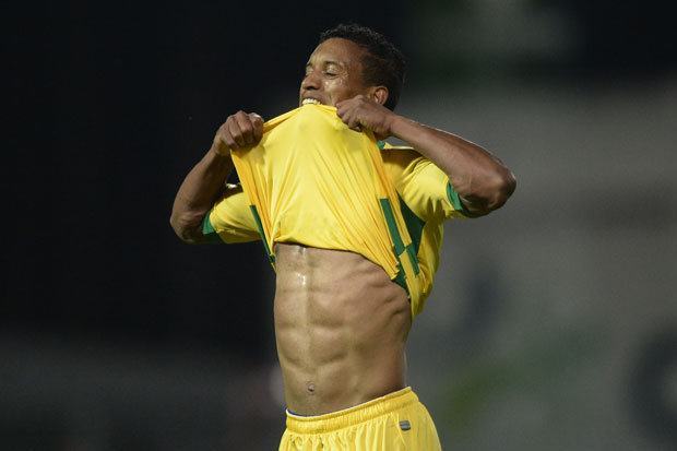 Bị Van Gaal ghẻ lạnh, Nani hết đường về M.U