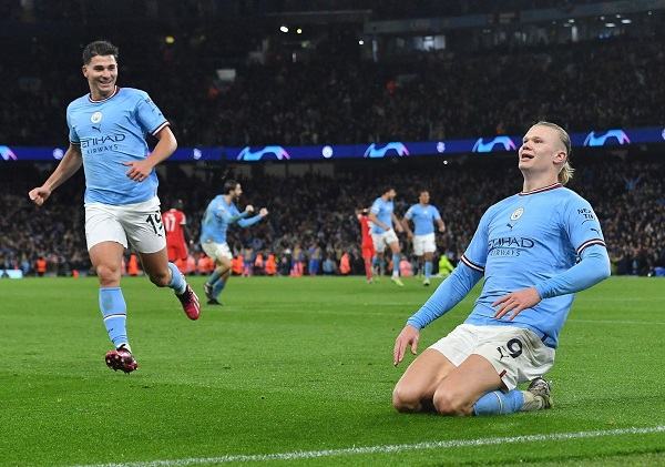 Biến Etihad thành pháo đài, Man City lập kỉ lục mới