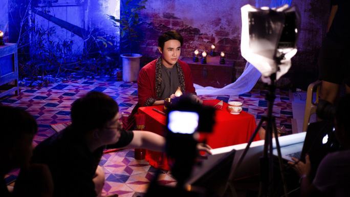 Biến nhà thành trường quay