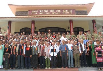 Biểu dương 110 già làng, trưởng thôn tiêu biểu