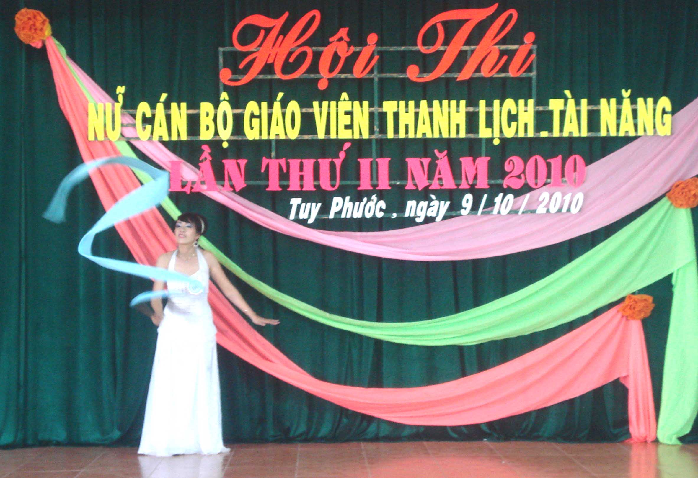 Bình Định: Hội thi Nữ Cán bộ giáo viên Thanh lịch- Tài năng lần II – 2010
