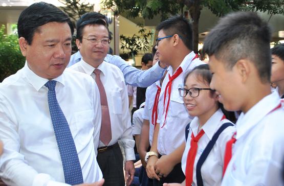 Lễ khai giảng 5-9 tại TP.HCM: Đầm ấm và rộn rã tiếng cười