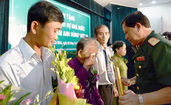 TP.HCM: Tặng và truy tặng danh hiệu BMVNAH cho 230 mẹ