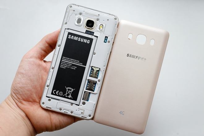 Bộ đôi Galaxy J5 - J7 2016 giá từ 5,5 triệu đồng