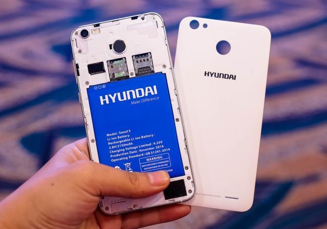 Bộ đôi smartphone giá rẻ của Hyundai tại Việt Nam