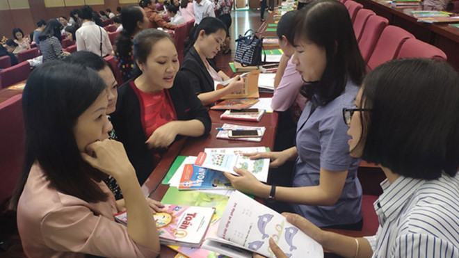 Bộ GD-ĐT yêu cầu sớm công bố kết quả lựa chọn sách giáo khoa lớp 1 để thực hiện trong năm học tới /// Ảnh T.N