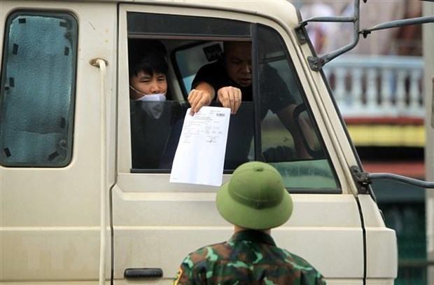 Bo GTVT de nghi tinh, thanh uu tien xet nghiem COVID-19 cho lai xe hinh anh 1